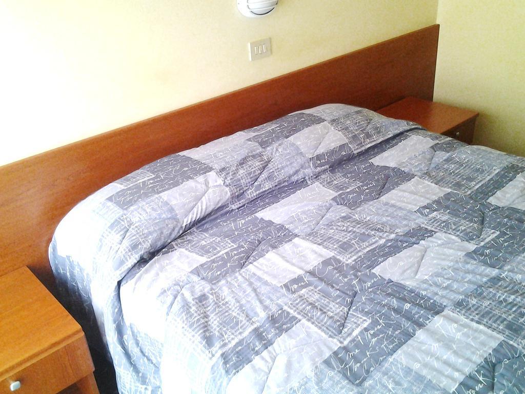 Hotel Aurora Loano Esterno foto