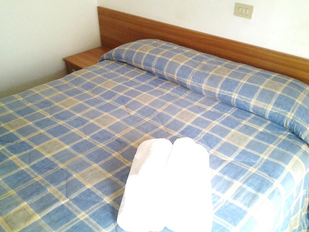 Hotel Aurora Loano Esterno foto