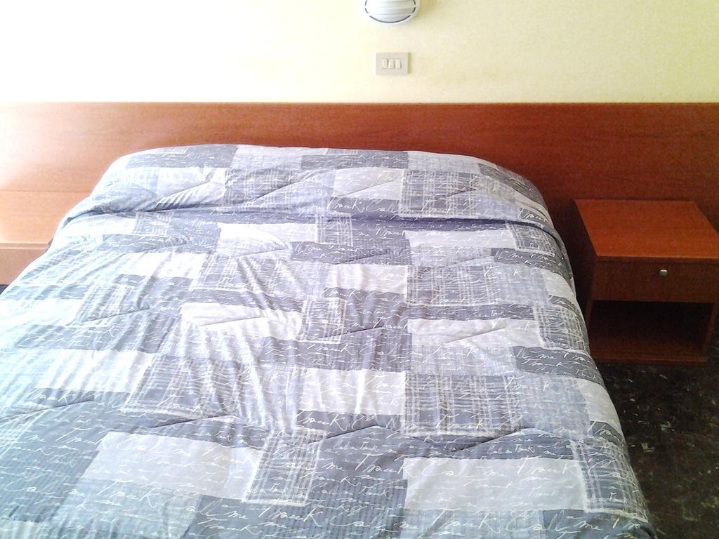 Hotel Aurora Loano Esterno foto