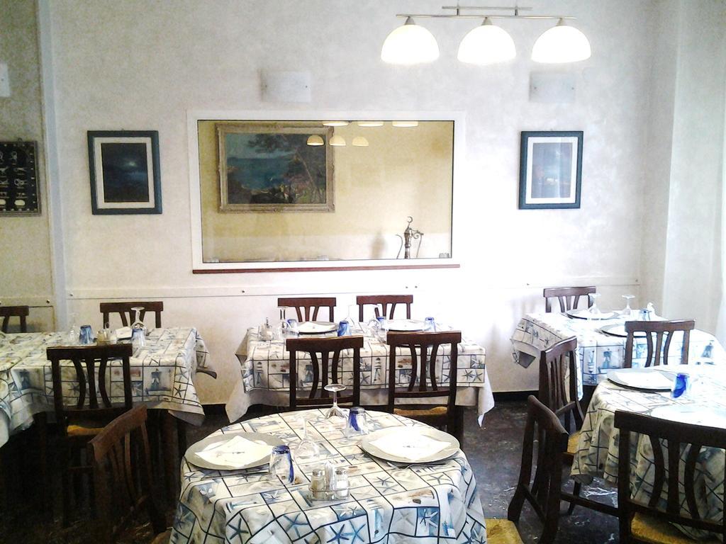 Hotel Aurora Loano Esterno foto