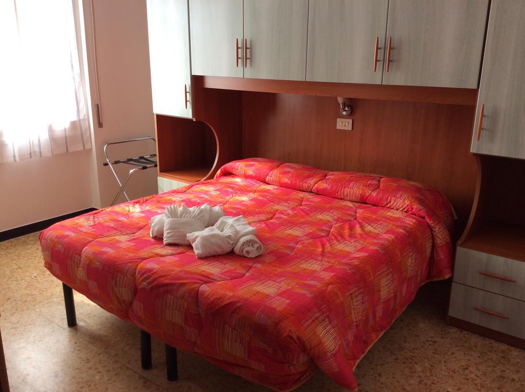 Hotel Aurora Loano Esterno foto