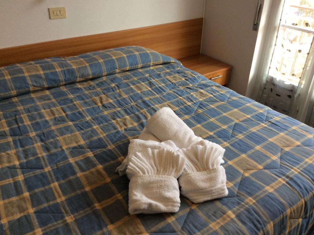 Hotel Aurora Loano Esterno foto