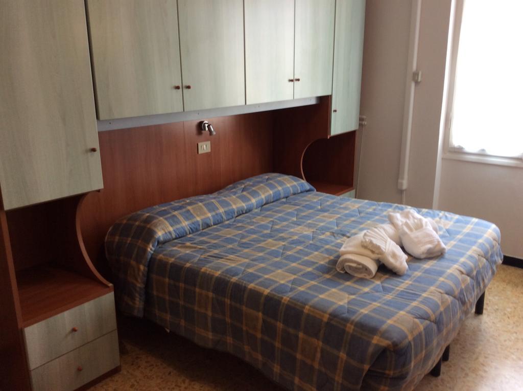 Hotel Aurora Loano Esterno foto